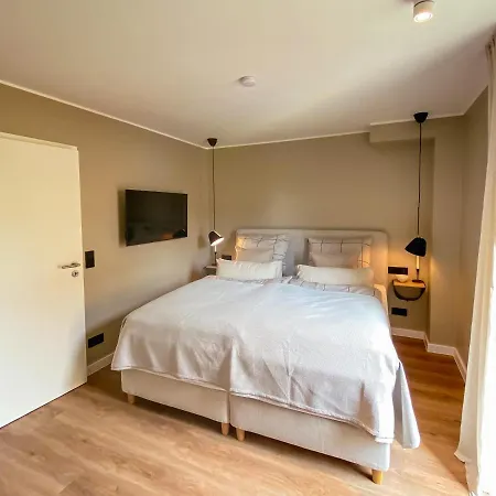 Modernes Mit Kamin Und Sauna Am Altdorfer See, Hunde Sind Herzlich Willkommen * Krakow am See