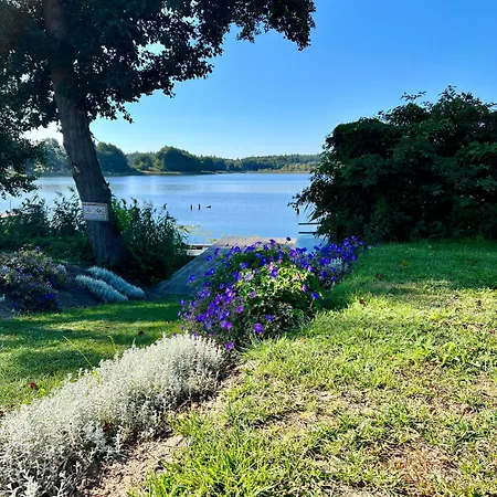 Modernes Mit Kamin Und Sauna Am Altdorfer See, Hunde Sind Herzlich Willkommen Feriehus *